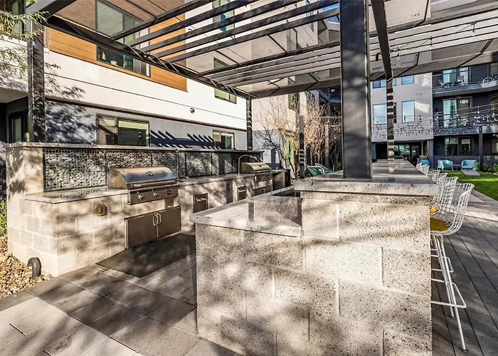 Escape To Luxurious & Modern 1 Bedroom Town