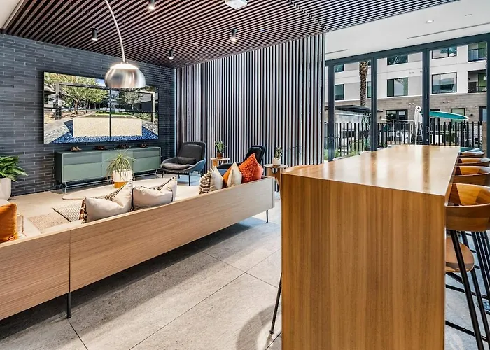 Escape To Luxurious & Modern 1 Bedroom Town Tempe